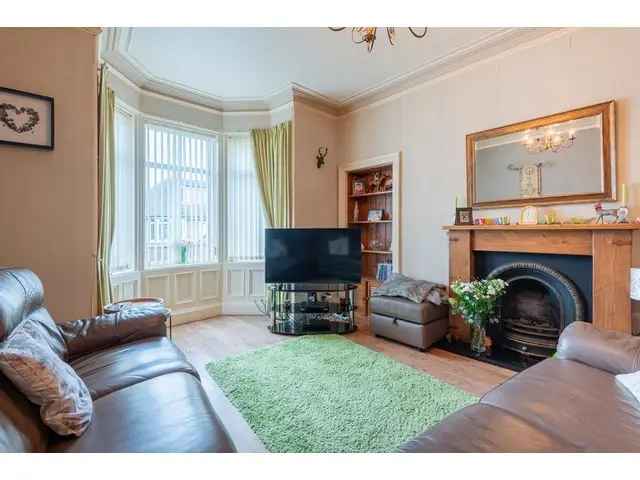 4 Bedroom Detached House for Sale in Idyllic Coastal Village