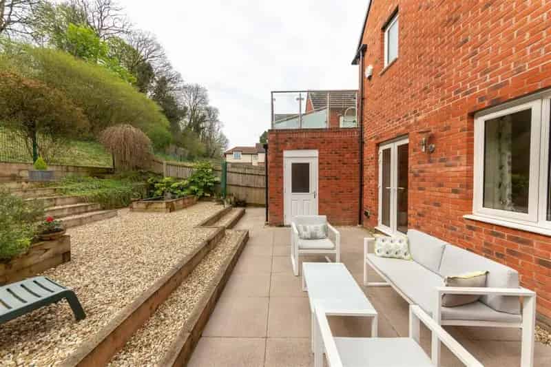 4 Bedroom Semi-Detached House for Sale