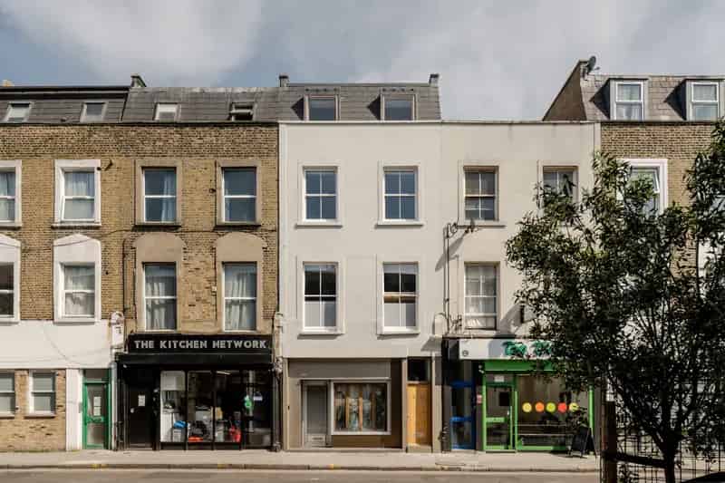 3-Bed Apartment Hornsey Road London N19 Modern Open Plan Terraces