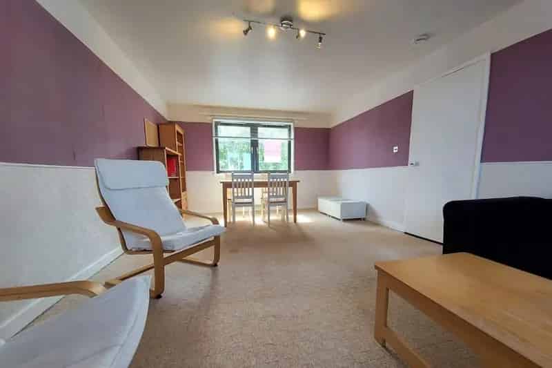 2-Bedroom Furnished Flat Clifton Road Resident Parking