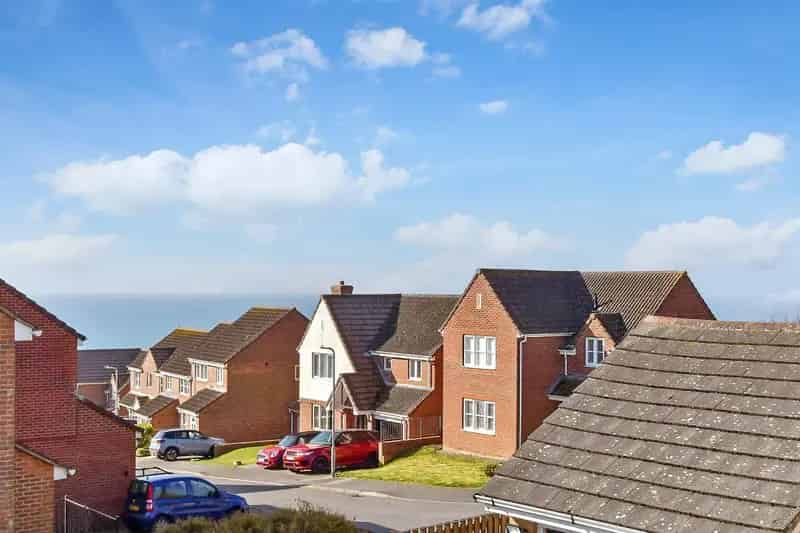 4 Bedroom Detached House For Sale Near Open Fields