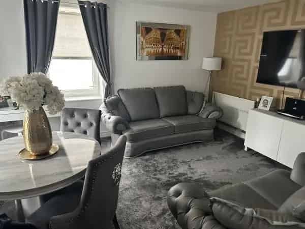Flat For Rent , Tandridge, England