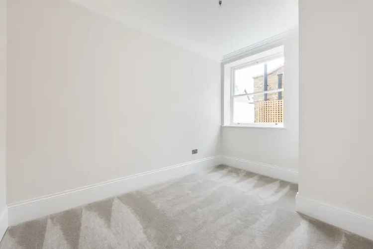 3 Bedroom Apartment near Ealing Common Station