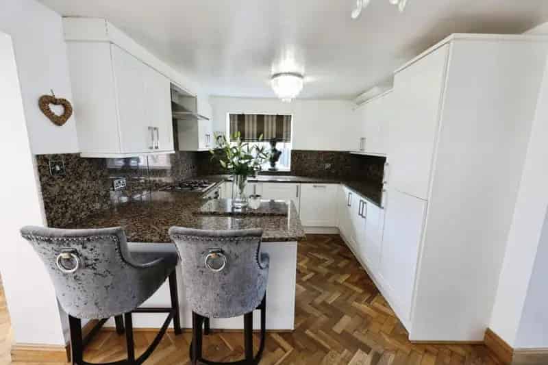3 Bed Semi-Detached House for Sale