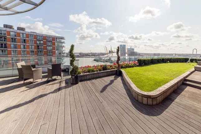 Flat to rent in New Providence Wharf, 1 Fairmont Avenue, London E14