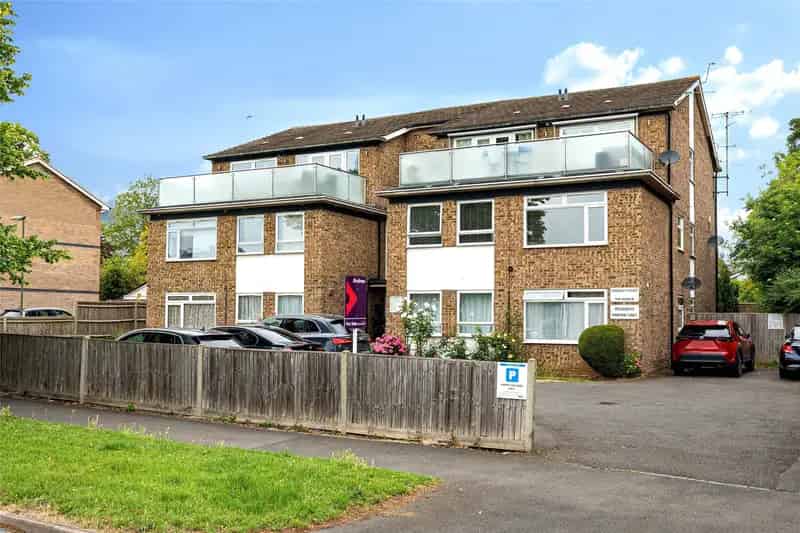 1 Bedroom Flat for Sale Worcester Park