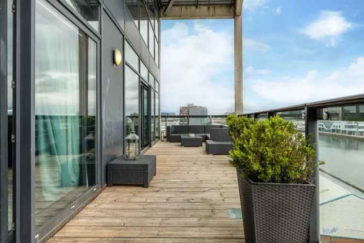 3 Bedroom River Clyde View Apartment Lancefield Quay