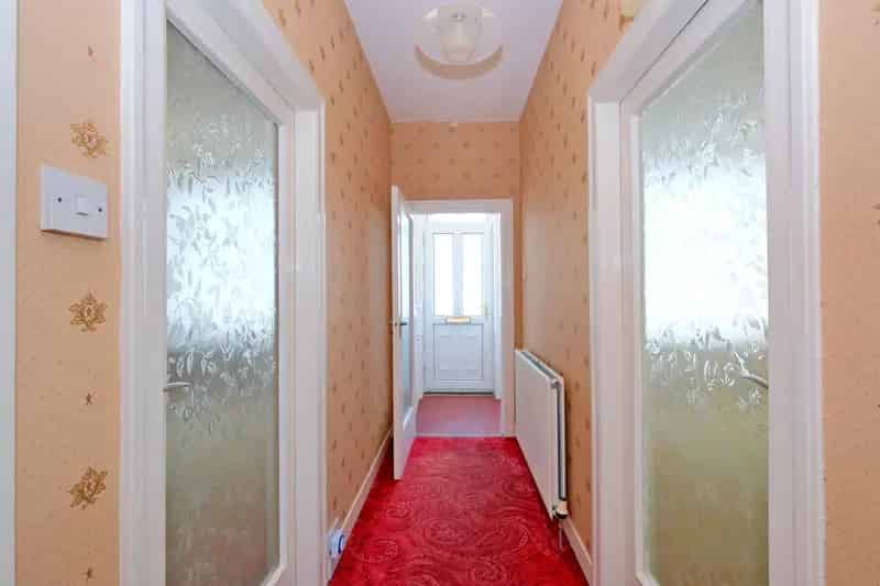 Classic 2-Bedroom Semi-Detached House in Seafield
