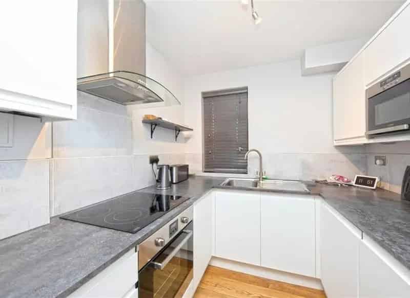 One Double Bedroom Apartment Teddington