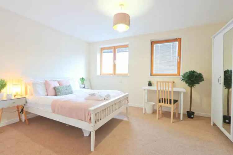 3 Bedroom Townhouse Near Bristol Temple Meads For Sale