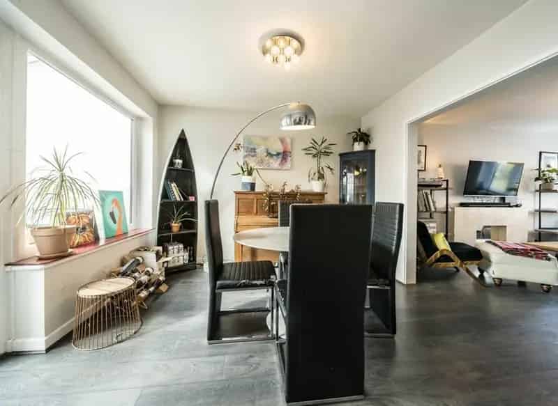 Three Bedroom House with Garden and Study