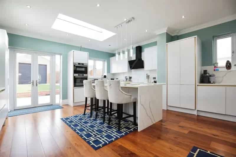 3 Bedroom Extended Home Spinney Hill No Upper Chain