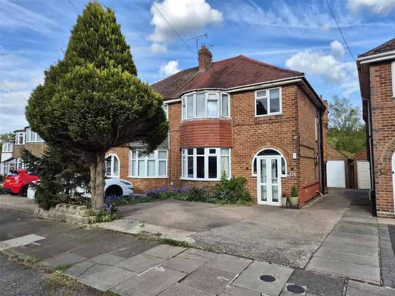 3 Bedroom Semi-Detached House for Sale
