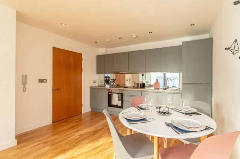 1 Bedroom Apartment Liverpool Princes Dock Waterfront