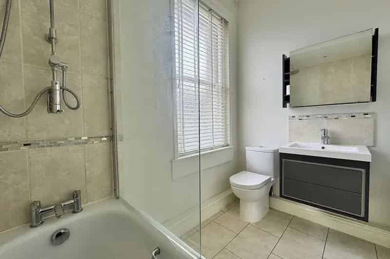 2 Bedroom Flat for Sale in Bath
