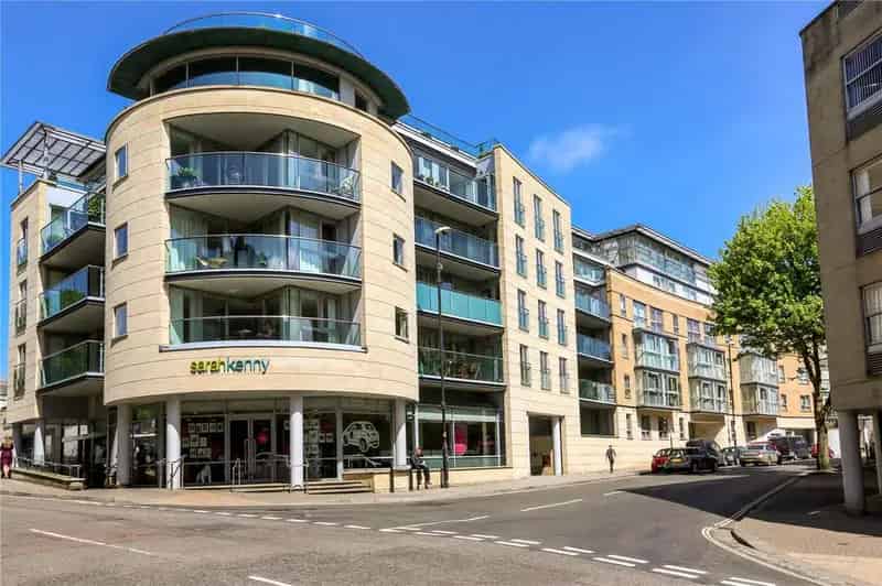 2 Bedroom Clifton Apartment for Sale