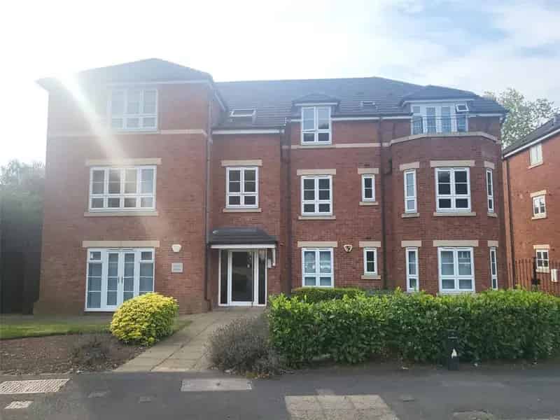 2 Bedroom Furnished Apartment to Rent in Aldridge