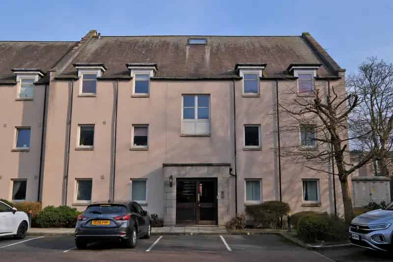 2 Bedroom Flat Old Aberdeen  Ground Floor  Exclusive Parking