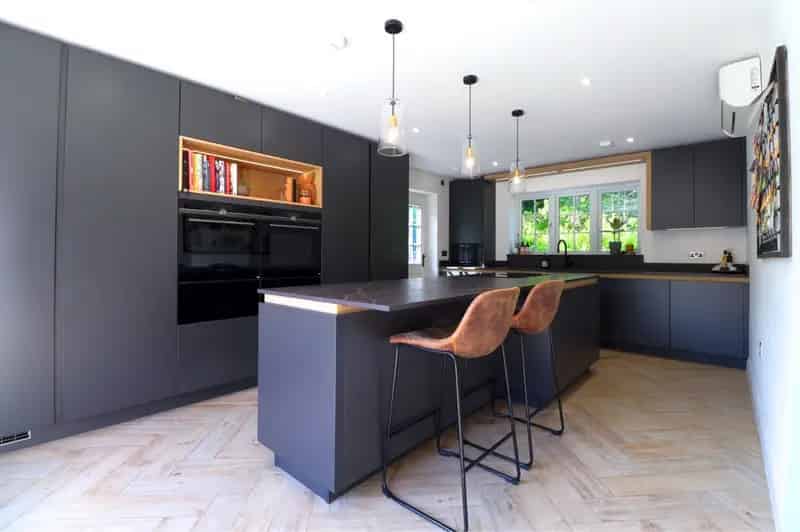 5 Bedroom Detached House for Sale in Godalming