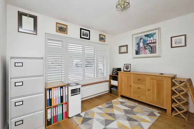 2-Bed Detached Bungalow with South Downs Views