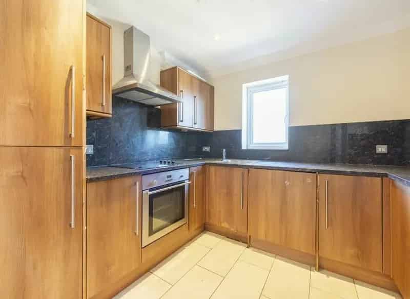 Flat For Sale , Station Road, London, England