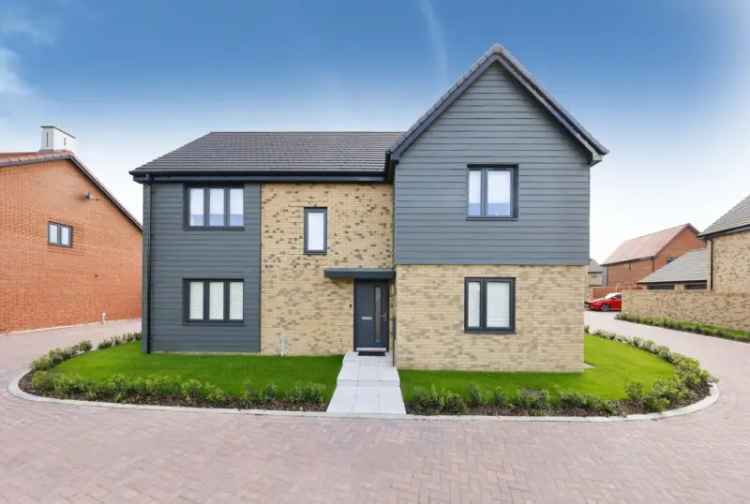 5 bedroom detached house for sale