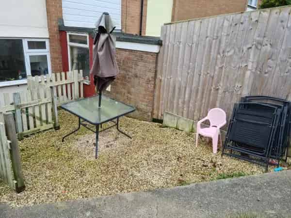 3 Bedroom House with Garden and Outhouse