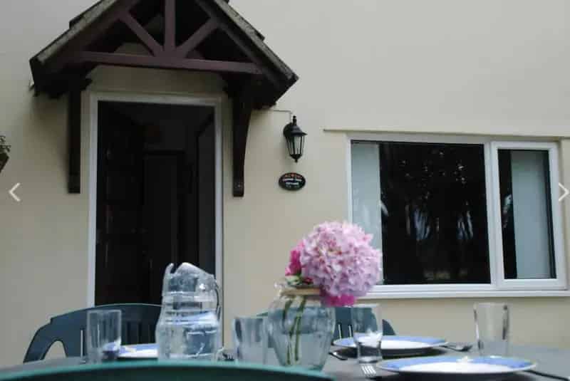 3 Bed Cottage Stunning Views Sought After Area Water Bill Included