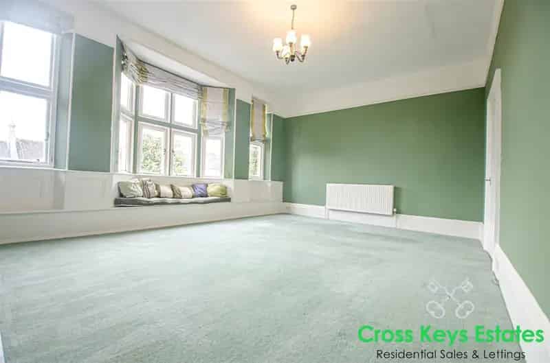 2 Bedroom Maisonette Apartment To Rent