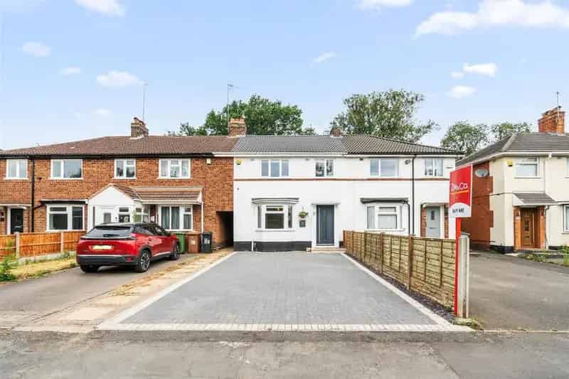 3 Bedroom Mid Terraced House For Sale