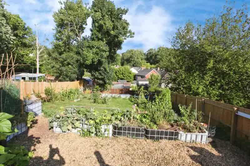 3 bedroom detached house