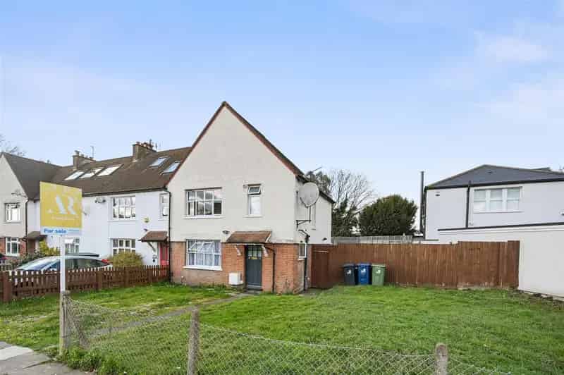 3 Bedroom House to Rent Near South Ealing