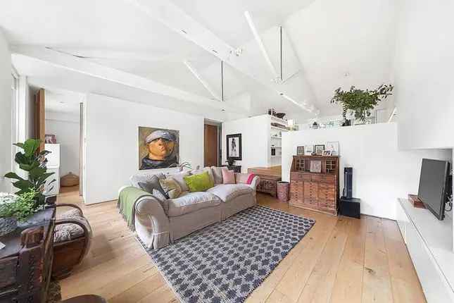 2 Bedroom Maisonette for Sale in Knightsbridge, London