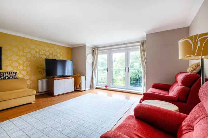 2 Bedroom Apartment for Sale in Partick