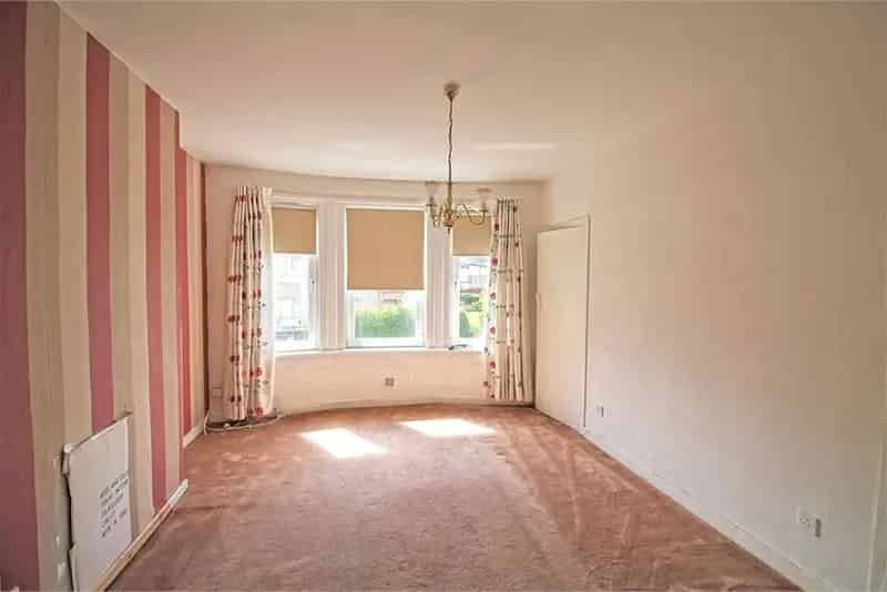 2 Bed Flat First Floor 1 Reception Room