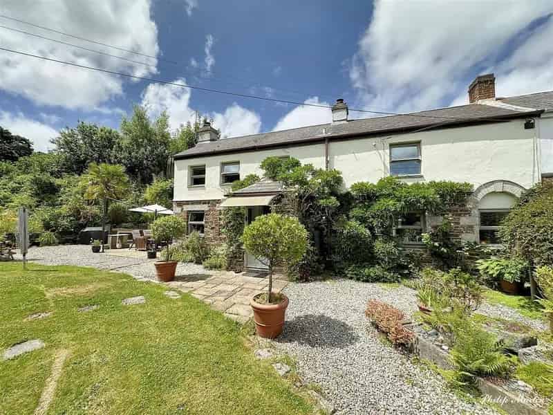 3 Bedroom Character Cottage For Sale