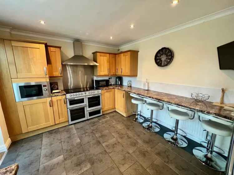 Detached house For Sale in Mansfield, England