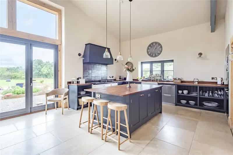 5 Bedroom Barn Conversion with Annexe and Home Office