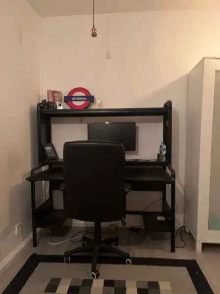 2 3 Bed Flat with 4 Weeks Free Rent Near M25