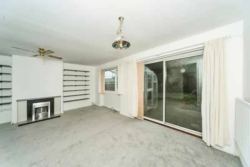 Three Bedroom House Near Sovereign Harbour Eastbourne