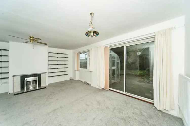 Three Bedroom House Near Sovereign Harbour Eastbourne