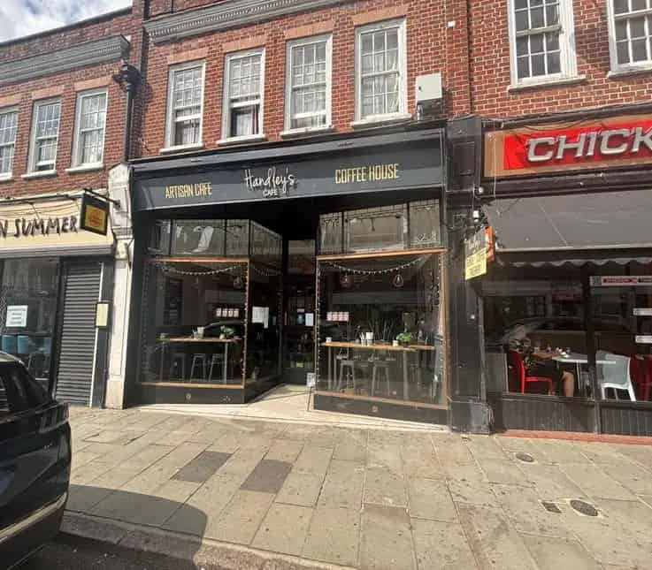 Leisure property For Rent , 17, Church Street, Reigate and Banstead, England