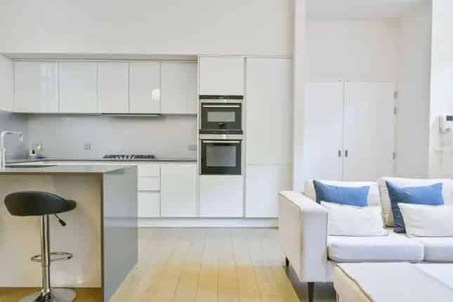 Mews house for sale in Colonnade, Bloomsbury, London WC1N