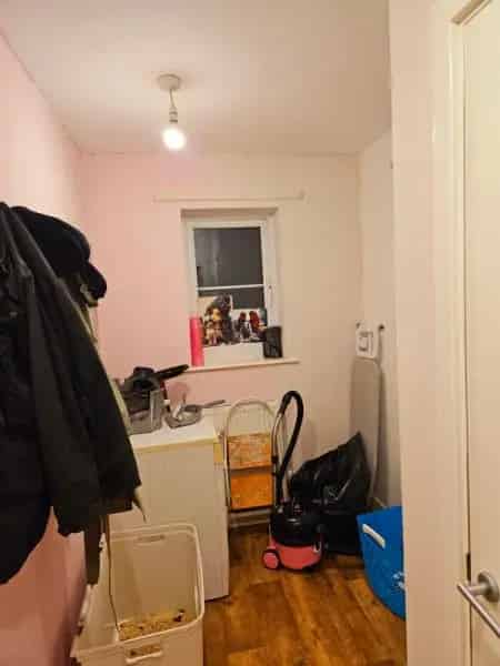 One Bedroom Ground Floor Flat Near Amenities