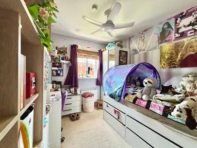 4 Bed House for Sale Near Schools and Transport Links