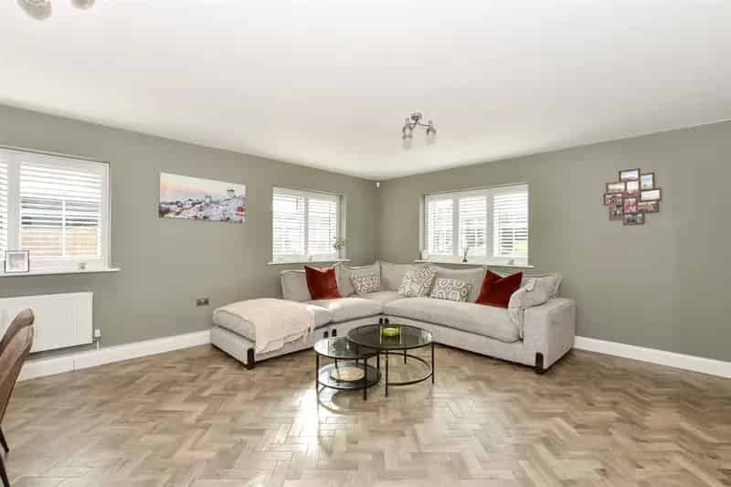 3 Bedroom Detached House For Sale Near Lindfield High Street