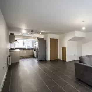 3 rooms house of 238 m² in Birmingham