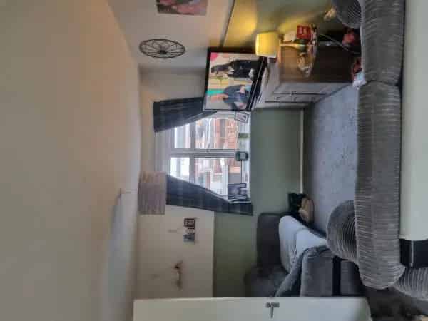 2 Large Double Bedrooms and Living Dining Room