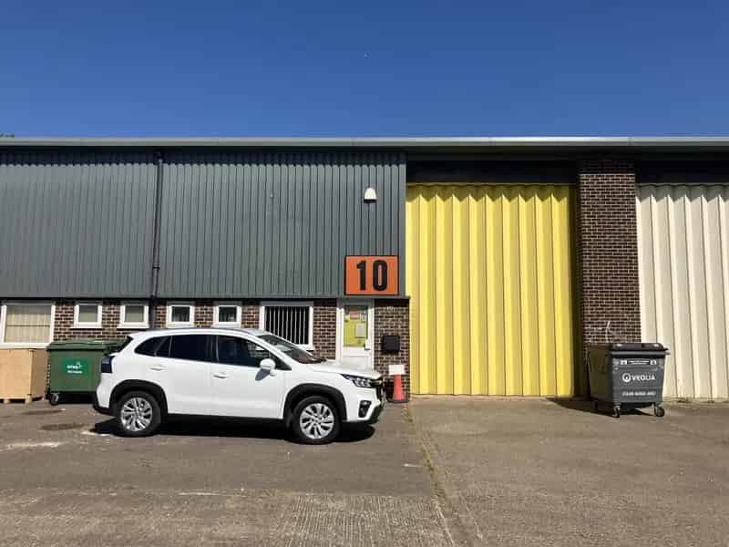 Industrial Unit Peterborough - 5.5m Eaves, Mezzanine Floor, Parking