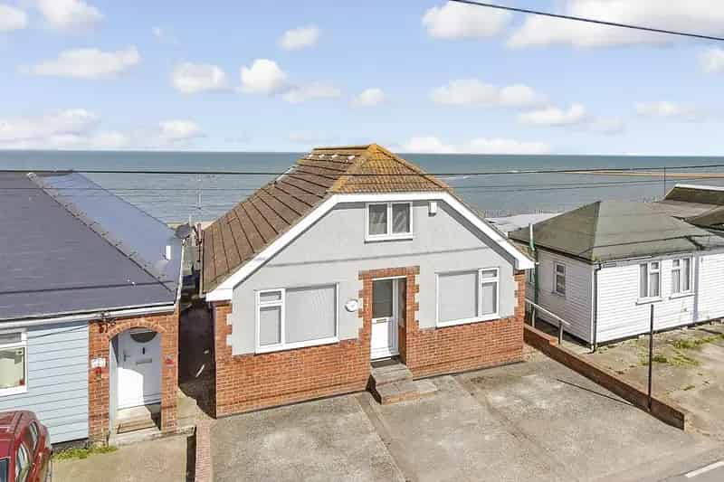 3 Bedroom Beachside Chalet Bungalow for Sale